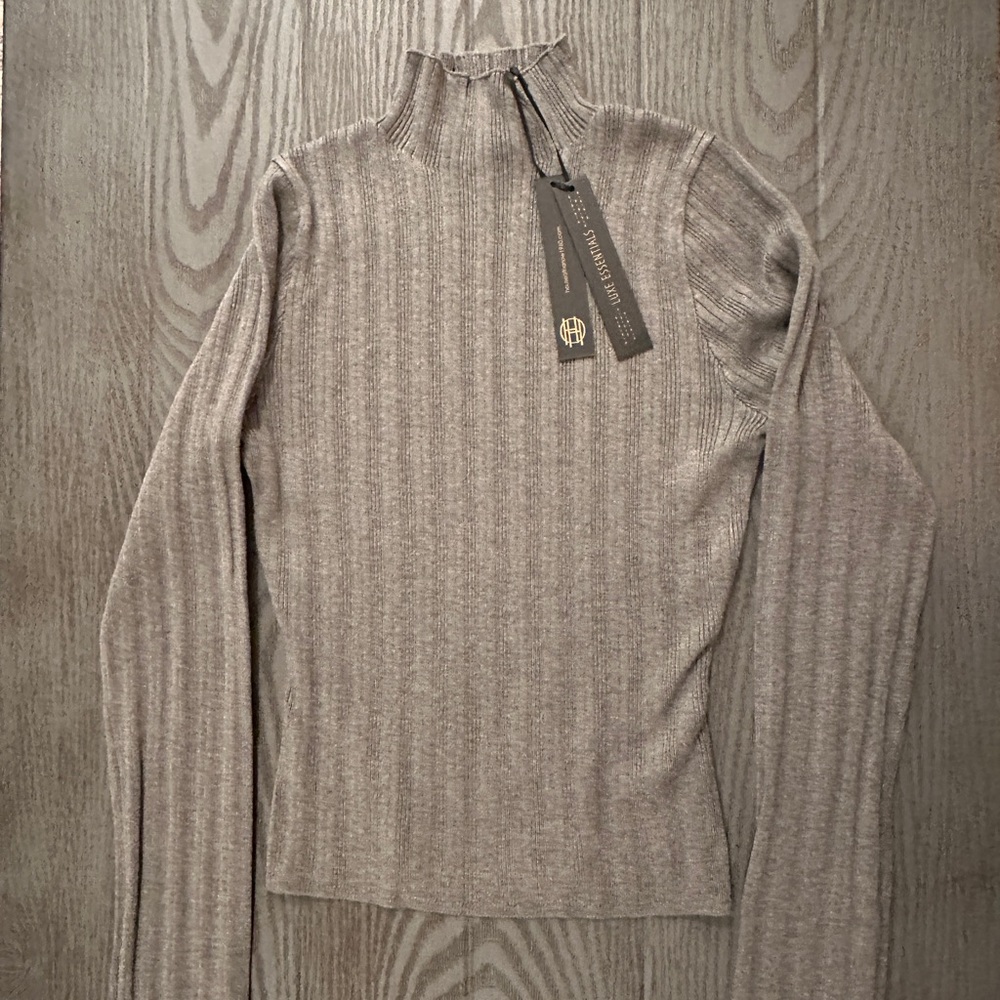 House of Harlow Mock Turtleneck - New